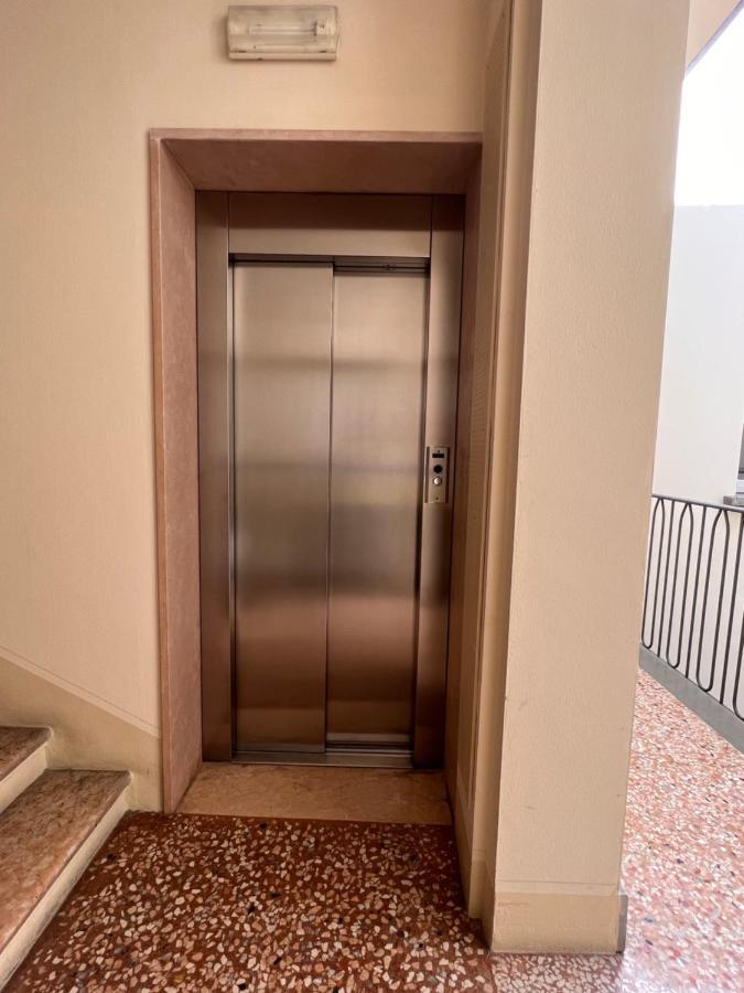 בולוניה Piazza Maggiore Luxury Apartment מראה חיצוני תמונה